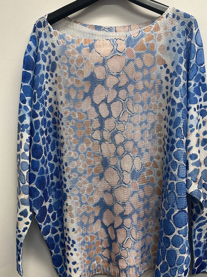 blue giraffe sweater top